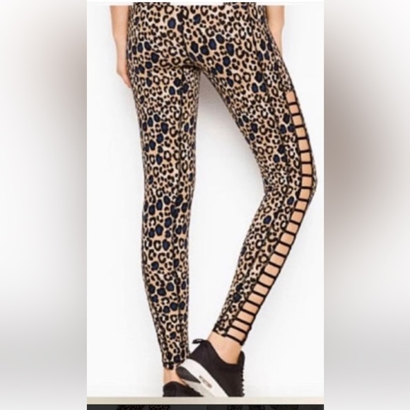 Victoria's Secret Pants - Victoria's Secret Sport animal print Leggings
